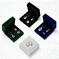 Boîte à bijoux en velours avec logo personnalisé, boîte de rangement pour bagues, boucles d'oreilles, colliers, pendentifs, boîte cadeau de luxe pour emballage de bijoux de marque