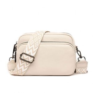 Sac bandoulière d'hiver en fausse fourrure pour femme, sac à main moelleux en peluche avec pompon, sac fourre-tout en fourrure pour femme - Product Image 1