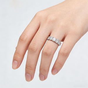 Bague de fiançailles en or blanc massif 14 carats avec diamant de laboratoire de qualité VVS-VS pour homme et femme, idéale pour les soirées, certifiée IG - Product Image 6