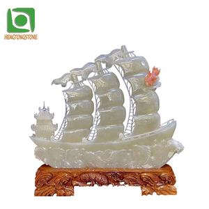 <span class=keywords><strong>Sculpture</strong></span> de voilier en <span class=keywords><strong>marbre</strong></span> sculpté à la main avec socle en bois, design moderne pour usage hôtelier, taille personnalisée - Product Image 1