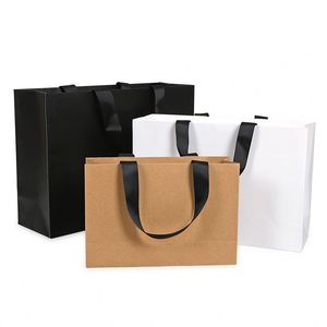 Wholesale Paper Low-Priced Luxury Retail Shopping Gift Paper <b>Bags</b> Customized <b>Clothing</b> Shopping <b>Bags</b> <b>Packaging</b> Paper <b>Bags</b> - Product Image 4