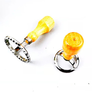 Cookie Cutter Set Stainless Steel Round Wooden Handle Baking <b>Tool</b> For Cookie Cutting - Product Image 4