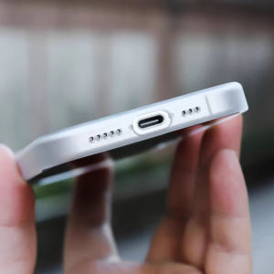 Funda de teléfono de aceite mate transparente colorida para iPhone 14 16 Pro Max Cámara protectora de carga inalámbrica magnética fuerte móvil - Product Image 3