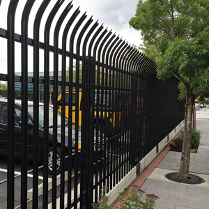 Recinzione in acciaio industriale di alta qualità ed ecologica, con decorazioni in rete metallica, adatta per balconi di appartamenti, giardini e cortili. - Product Image 2