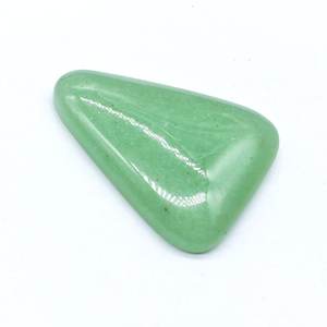 Aventurina verde 25x20mm Cabujón de corte triangular - Product Image 2