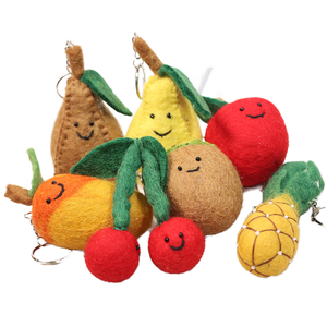 Portachiavi Artigianale in Morbida Lana Feltrata con Design Anime, Simpatici Ciondoli a Forma di Verdura e Frutta: Ciliegia, <span class=keywords><strong>Fragola</strong></span>, Patata, Avocado, Zucca, Mais - Product Image 1
