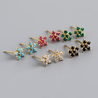 Heißer Großhandel Minimalistische Blumenförmige 925 Sterling Silber Zirkon Damen-Ohrringe Vergoldete Feine Ohrstecker