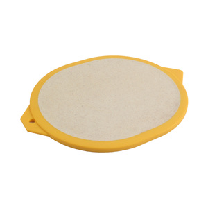 Planche à découper écologique antidérapante en paille de blé en forme de citron pour la cuisine avec trou de suspension - Product Image 3