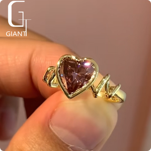 แหวนรูปหัวใจ เพชรแดงเพาะเลี้ยงในห้องปฏิบัติการ รับรองโดย IGI แหวนหมั้นหรูหราสั่งทำพิเศษสำหรับผู้หญิง ทองคำแท้ 9k 10k 14k - Product Image 3