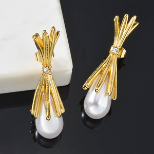 Pendientes de Perlas en Forma de Lágrima con Lazo Dorado, Hipoalergénicos, Minimalistas, para Uso Diario, Pendientes de Moda para Mujer - Product Image 5