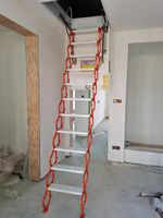 Échelle télescopique électrique pliable avec main courante, escalier de grenier, design moderne, escalier de grenier pliable d'intérieur