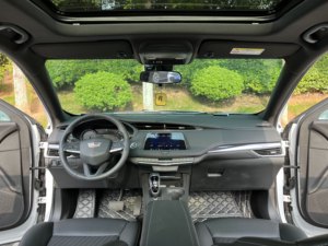 Cadillac <span class=keywords><strong>XT4</strong></span> <span class=keywords><strong>2022</strong></span> China VI, Auto Usado con Volante a la Izquierda - Product Image 4