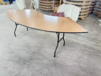 Table pliante en contreplaqué durable moderne en forme de demi-lune en S pour les repas d'hôtel et les banquets de mariage