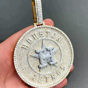 Colgante de Plata 925 de Alta Calidad con Letra Personalizada, Engaste de Bisel Plateado, Moissanita VVS con Corte Brillante, Estilo Hip Hop Unisex, para Fiesta de Raperos - Product Image 1