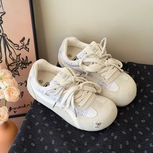 Scarpe da donna con plateau bianche casual INS di alta qualità, nuove 2026, popolari, alla moda, versatili, per studentesse, con design a tema dopamina - Product Image 4