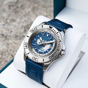 Reloj OEM GMT con Hora Mundial, Diseño de Calendario Automático, 100M Resistente al Agua, Reloj de Pulsera Mecánico de Buceo con Correa de Goma, Logotipo de Marca Personalizado de Fábrica - Product Image 1