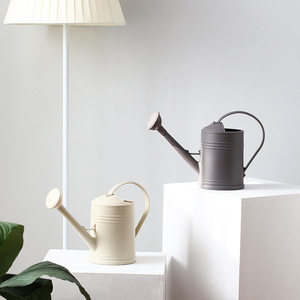 Arrosoir de 2000 ml avec bec long de type douche pour le jardinage domestique et les plantes en pot - Product Image 1