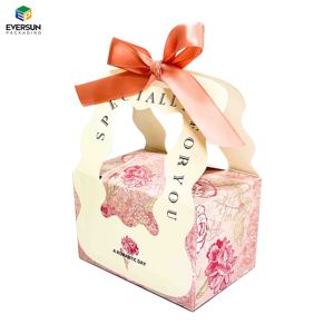Caja de regalo plegable floral Rosa impresa personalizada de gama alta con asa y cierre de cinta para embalaje de recuerdo de boda de fiesta romántica - Product Image 2