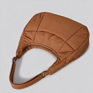 Sac fourre-tout en nylon 2025 pour femme, grande capacité, ouverture supérieure, léger, imperméable, sac à bandoulière avec logo personnalisé - Product Image 3