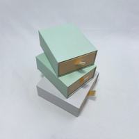 Boîte en carton rigide écologique créative populaire avec languette de tirage en mousse pour emballage cadeau de bijoux