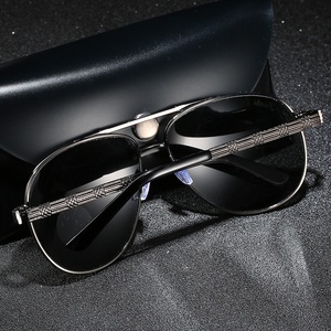 Lunettes de soleil transfrontalières 1913 colorées et originales, nouvelles lunettes de soleil pour hommes UV400 à monture complète, tendance, pour la conduite, à double pont, style œil de <span class=keywords><strong>crapaud</strong></span> - Product Image 3