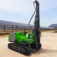 Pile driver à vis sans fin pour l'installation de supports solaires, adapté aux couches de sol molles, avec commutation haute/basse vitesse