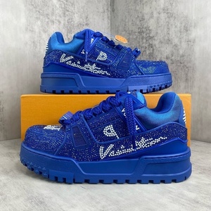 Chaussures de marche décontractées de luxe pour hommes, chaussures de couple de créateur de haute qualité pour femmes, chaussures tendance à semelle épaisse et coupe basse - Product Image 1