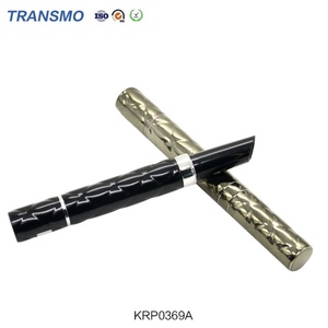 Tubos de Brillo Labial Negros, Botellas de Bálsamo Labial de Plástico, Etiqueta Personalizada, Tubo de Brillo Labial, Envase de Tubo de Plástico - Product Image 4