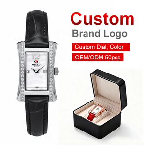 Montre à quartz de luxe vintage carrée pour <span class=keywords><strong>femme</strong></span> avec diamants, chiffres romains roses et bracelet en cuir - Product Image 1