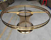 Tables de salle à manger modernes de luxe rondes en acier inoxydable pour hôtels, mariages et événements, avec plateau en verre trempé doré