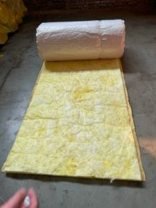 Rouleaux de <span class=keywords><strong>laine</strong></span> de <span class=keywords><strong>verre</strong></span> <span class=keywords><strong>120mm</strong></span> Couverture en <span class=keywords><strong>laine</strong></span> de <span class=keywords><strong>verre</strong></span> en tissu noir avec papier kraft - Product Image 5