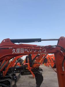 รถขุดขนาดเล็ก Kubota U35 มือสอง น้ำหนัก 3.5 ตัน นำเข้าจากญี่ปุ่น พร้อมใบมีดดันดิน สำหรับงานจัดสวนเทศบาลและงานฟาร์ม - Product Image 5