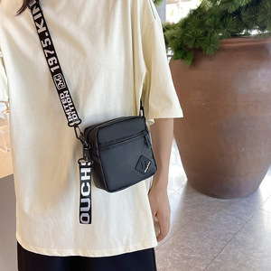 All-Match Fashion Waterproof Geometric Pattern Crossbody Shoulder Bag pour hommes femmes étudiants Couples <span class=keywords><strong>Tago</strong></span> Paul Brand New - Product Image 4