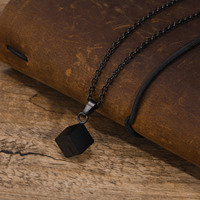 Collier pendentif carré tendance en acier inoxydable, bijou géométrique ouvrable pour urne funéraire