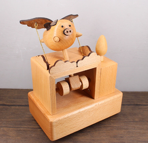 Popolare scatola di musica quadrata bella legno giocattolo a carica per regali di compleanno con funzione di riproduzione di musica - Product Image 5