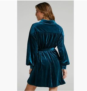 Diseñador <span class=keywords><strong>de</strong></span> las mujeres sólido Otoño Invierno Vestido largo <span class=keywords><strong>de</strong></span> <span class=keywords><strong>terciopelo</strong></span> estilo europeo americano rodilla botón decoración XL tamaño vestido - Product Image 3