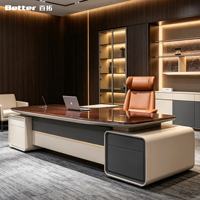 Bureau de direction flottant futuriste avec station de travail intégrée pour PDG et mur de rangement