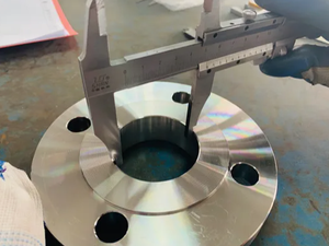 Bride à souder par emboîtement de fabrication chinoise 3000LB, pour tuyauterie à petit diamètre, systèmes hydrauliques haute pression - Product Image 3