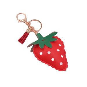 Porte-clés en cuir PU à motif fraise, porte-clés de voiture, sac, rembourrage en coton, étui pour téléphone portable, accessoires pour écouteurs, style Ins - Product Image 6