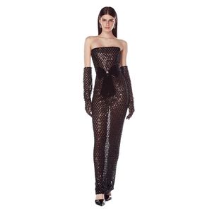 Vestido largo sexy de encaje con lentejuelas estilo europeo para mujer, con hombros descubiertos y top sin mangas ajustado, para ocasiones formales. - Product Image 1