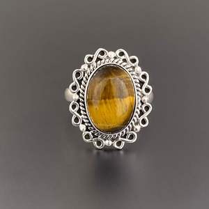 Bague artisanale en argent 925 avec pierre précieuse pour homme, style bohème œil de tigre, sertissage clos, évaluée par un tiers pour mariage - Product Image 3