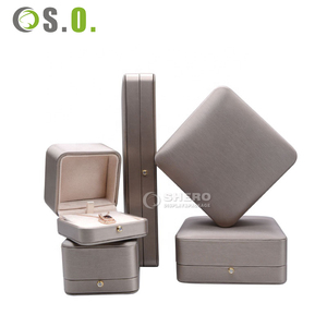 Juego de Cajas de Joyería de Piel Sintética Imitación PU con Logotipo Personalizado al por Mayor en Color Gris - Product Image 1