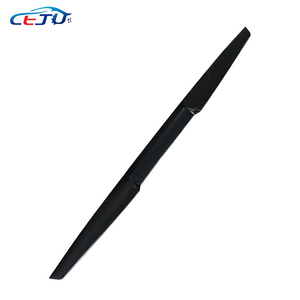 Accessoires <span class=keywords><strong>de</strong></span> voiture universels <span class=keywords><strong>Coffre</strong></span> en caoutchouc Bande <span class=keywords><strong>de</strong></span> becquet <span class=keywords><strong>de</strong></span> <span class=keywords><strong>toit</strong></span> arrière <span class=keywords><strong>de</strong></span> voiture <span class=keywords><strong>Protection</strong></span> des lèvres <span class=keywords><strong>de</strong></span> pare-chocs arrière SUV - Product Image 3