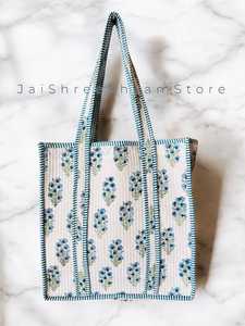 กระเป๋าอเนกประสงค์สำหรับใช้ในชีวิตประจำวัน ทำจากผ้าฝ้ายลายควิลท์ พิมพ์ลายดอกไม้ด้วยมือ เหมาะสำหรับการช้อปปิ้ง การเดินทาง และการใช้งานในที่ทำงาน - Product Image 2