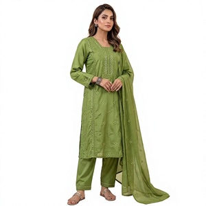 CETTE SAISON, DÉCOUVREZ NOTRE ENSEMBLE DE HAUT ET PANTALON BRODÉS À LA MAIN AVEC DUPATTA - Product Image 1