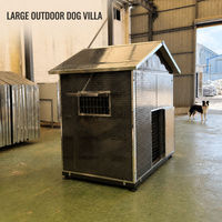 Grande villa extérieure pour chien, abri isolé pour animaux de compagnie avec portes avant et arrière, fenêtre latérale ventilée