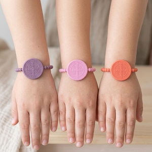 Braccialetti con Medaglia Miracolosa in Silicone, Bracciale Religioso Cristiano Cattolico, Regalo per Bambini, Uomini e Donne, Senza BPA - Product Image 4