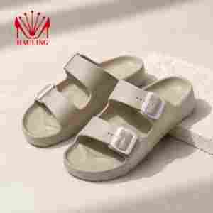Sandalias flexibles de EVA de dos bandas con hebillas ajustables, suela acolchada ligera y banda antideslizante para la playa y viajes. - Product Image 6