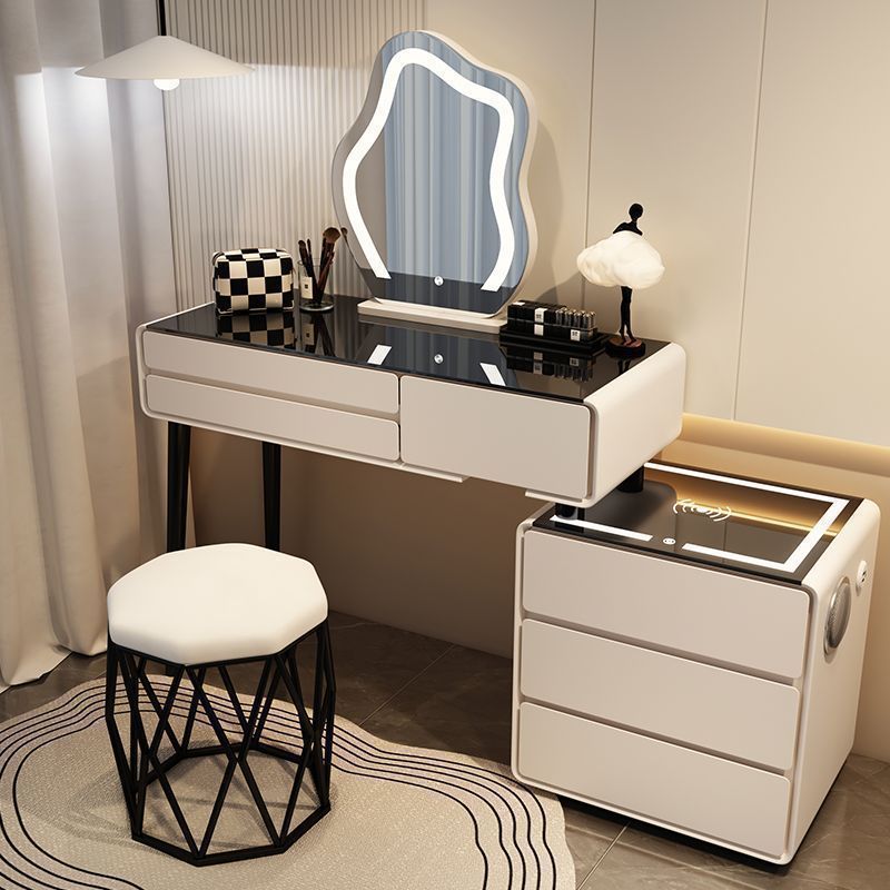 Table blanche 104.98, armoire intelligente, miroir nuage, tabouret nid d'oiseau