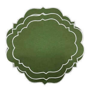 Serviette en lin de coton vert faite à la main brodée motif rayé design de bord de vague festonné pour Table de mariage lavable en Machine - Product Image 6